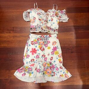 NWOT MARCIANO Floral Two-Piece Ruffle Set